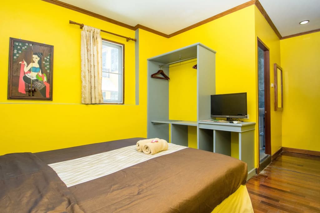 Central Guesthouse - photo 6