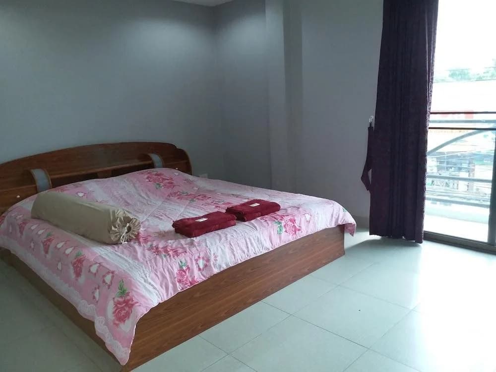Tiger Bar & Guesthouse - photo 4