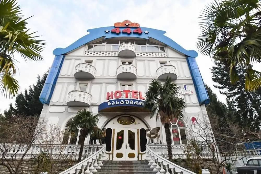 Hotel 444 - photo 1