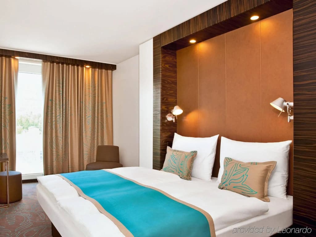 Motel One Berlin-Hackescher Markt - photo 2