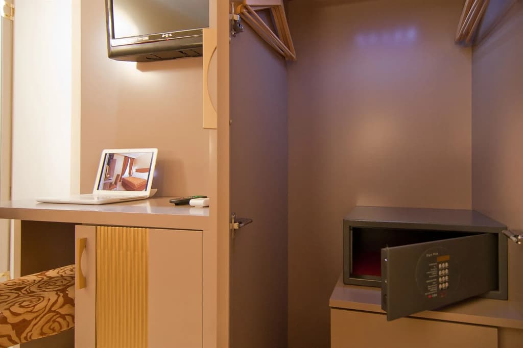 Fellini Hotel - photo 4