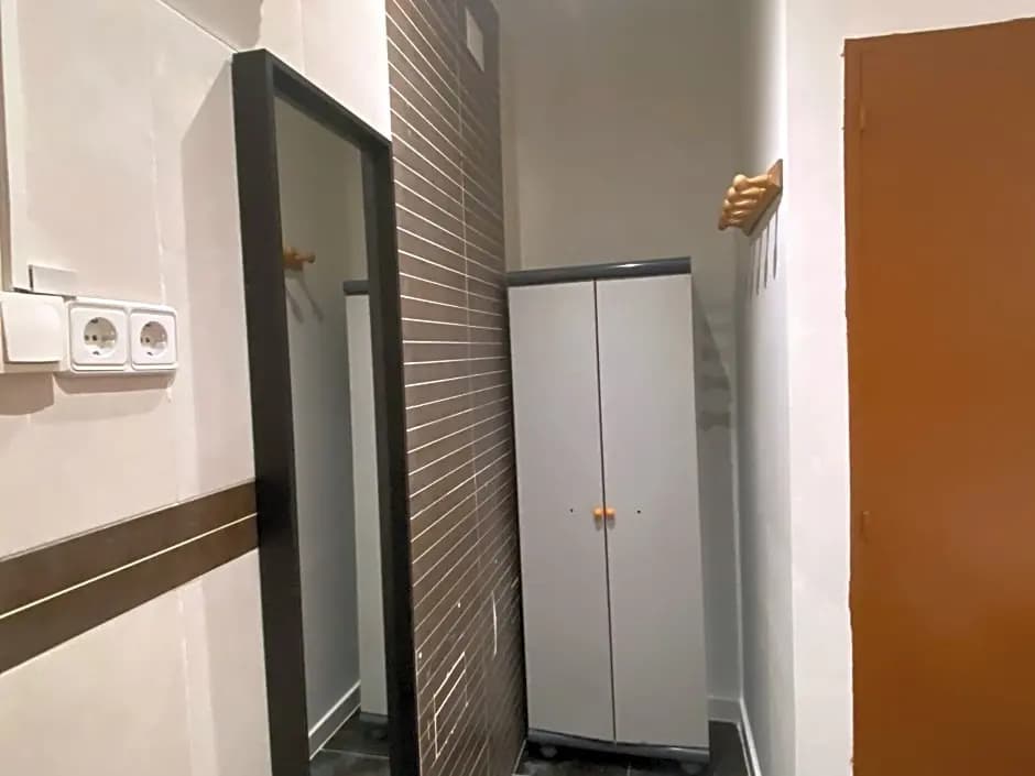 Hostal Granvia 628 - photo 8