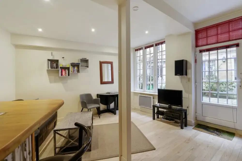 New Renovated Saint Germain 2bd - photo 2