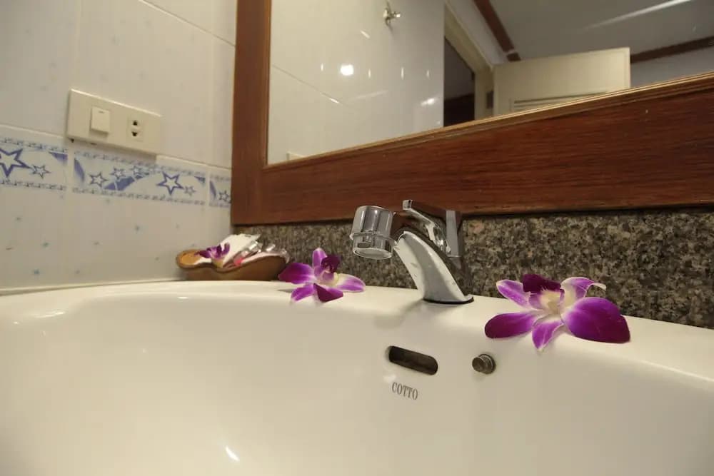 Taj Phuket Inn - photo 7