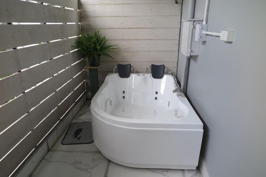 V20boutique Jacuzzi Hotel - photo 42