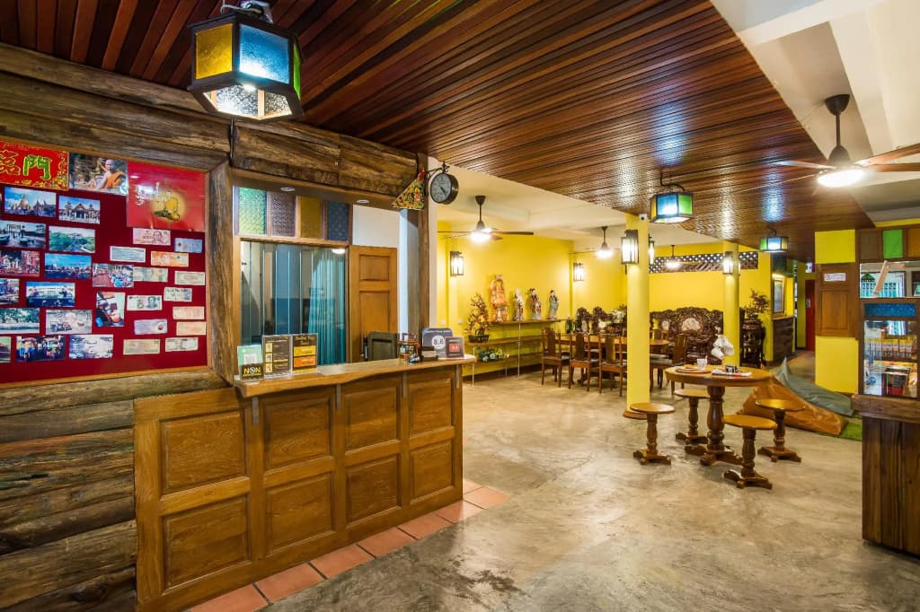 Banthat Thong Hostel - photo 13