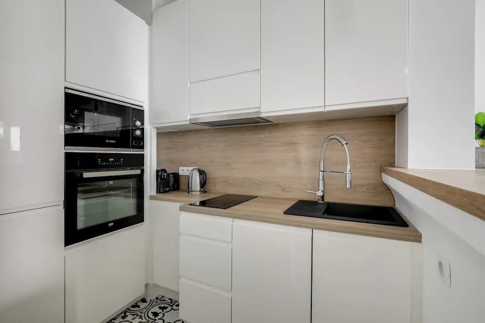 Beautiful new Apartment in a Pedestrian Street, Near Champs Elysees - photo 10