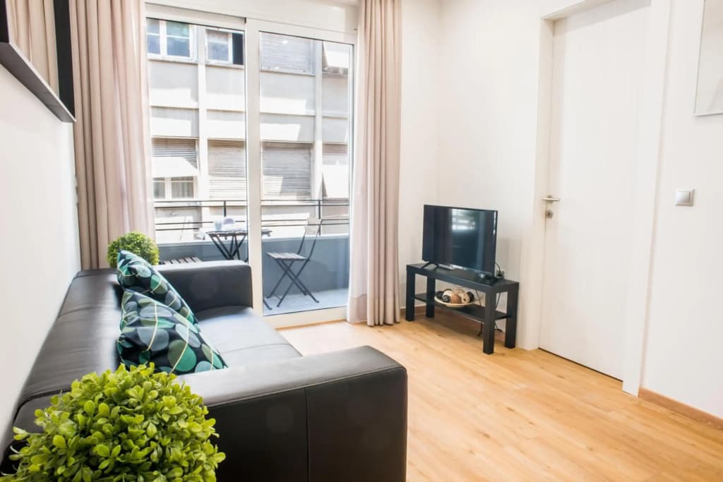 A22 Irresistible modern flat with balcony@centre - photo 4