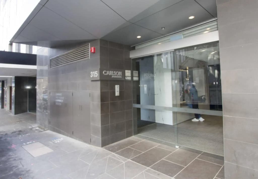 Carlson CBD Apartments - photo 1