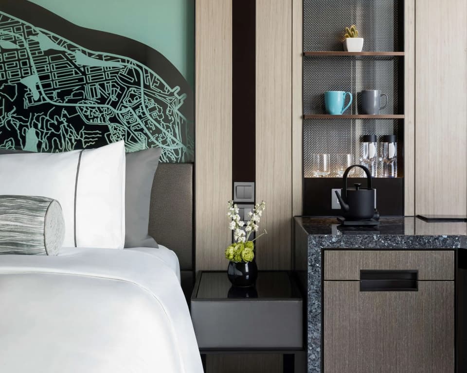 Hyatt Centric Victoria Harbour - photo 2