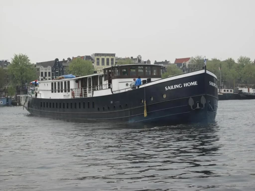 Botel Sailing Home - photo 16