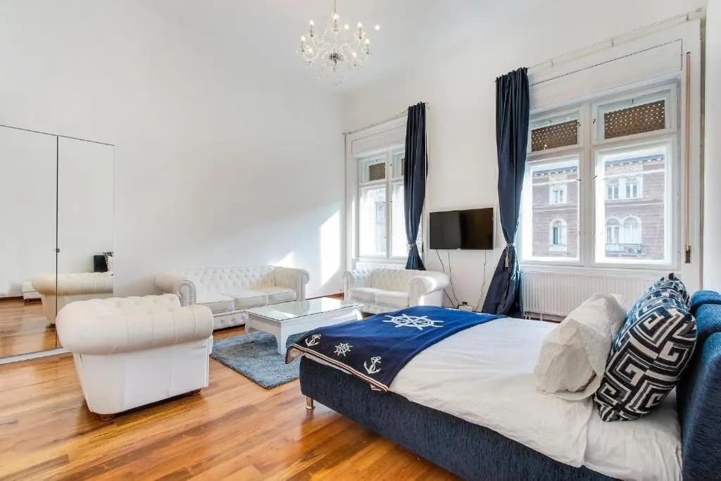 Royale Apartment - main photo