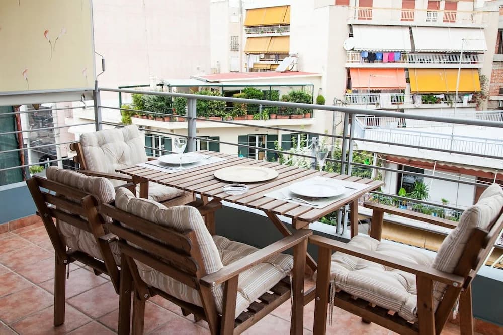 Spacious Apartment in Neos Kosmos - photo 8