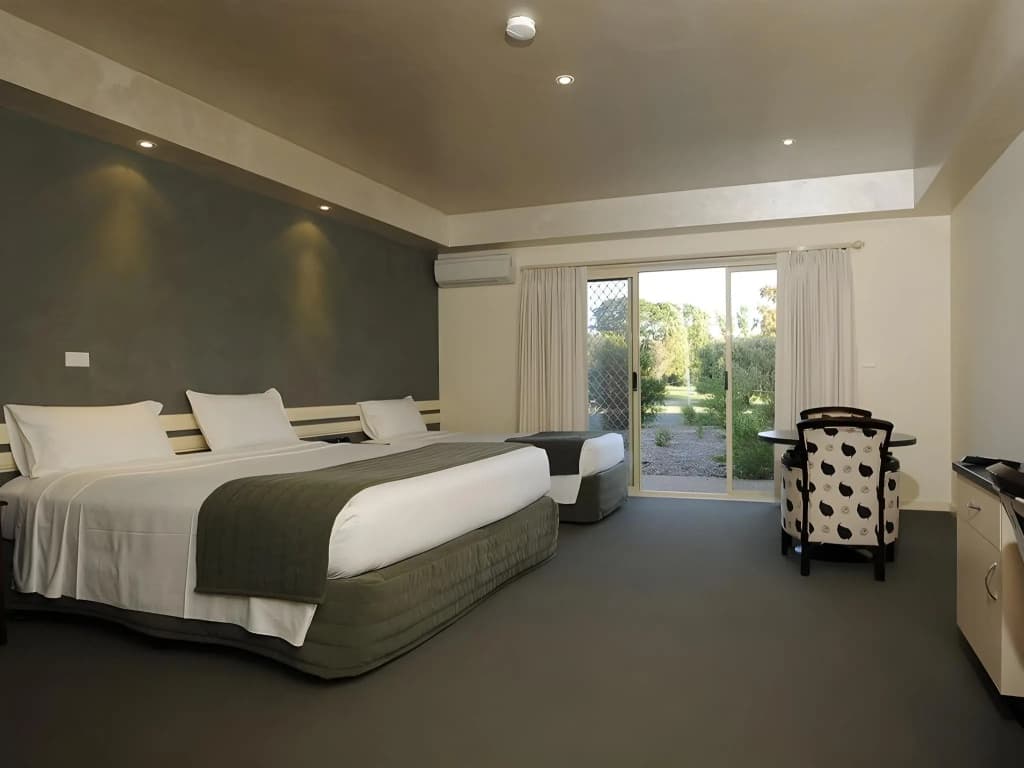 Fairways Resort - photo 2