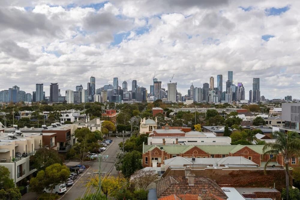 Stunning View 2-bed in Port Melbourne w/ Parking - photo 12