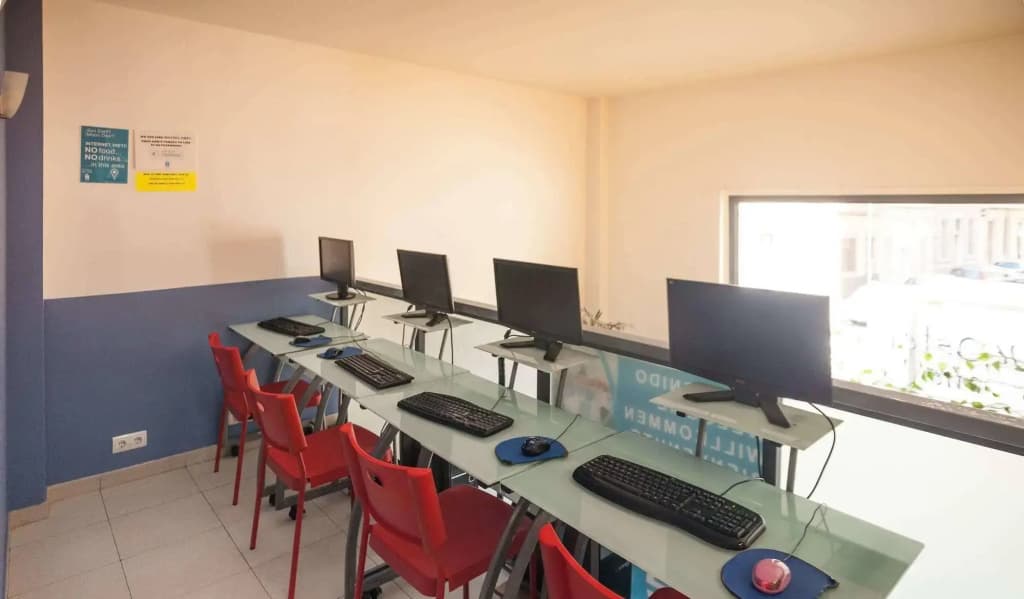 Hostel One Sants - photo 15