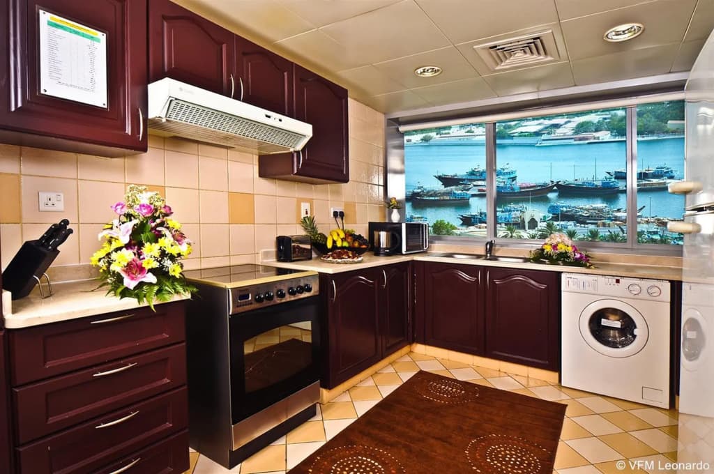 Emirates Concorde Hotel & Suites - photo 19