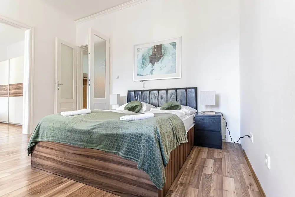 Modern 2BR Apartment Central Long Stay - photo 2