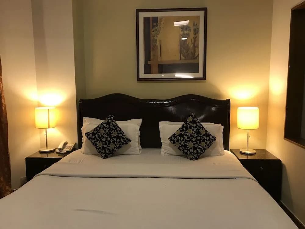 Claremont KNY Hotel - photo 3
