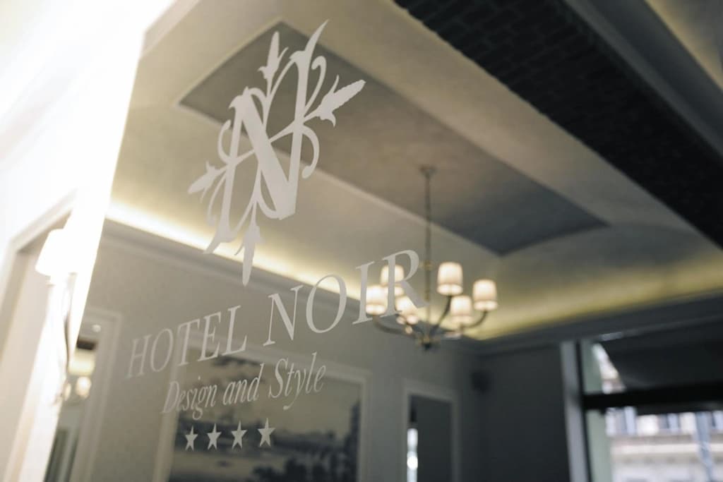Hotel Noir - photo 24
