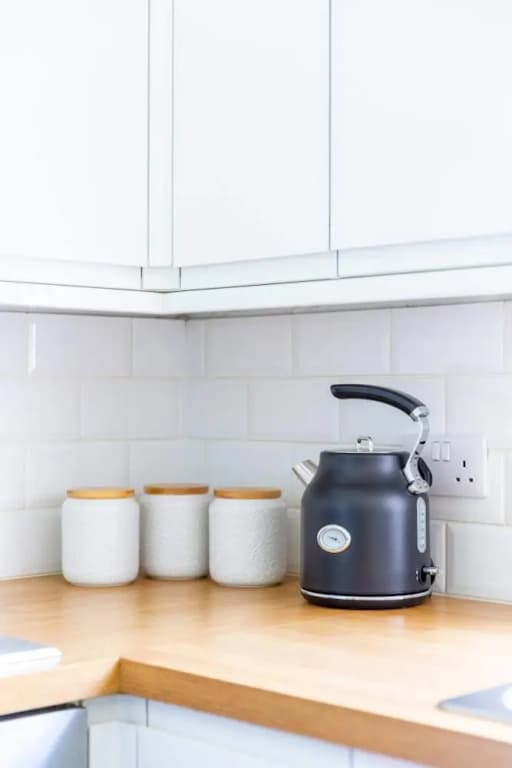Charming & Central 2BD Flat - Islington - photo 13