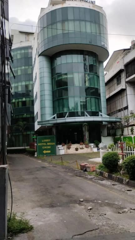 Hotel Mega Cikini - photo 11