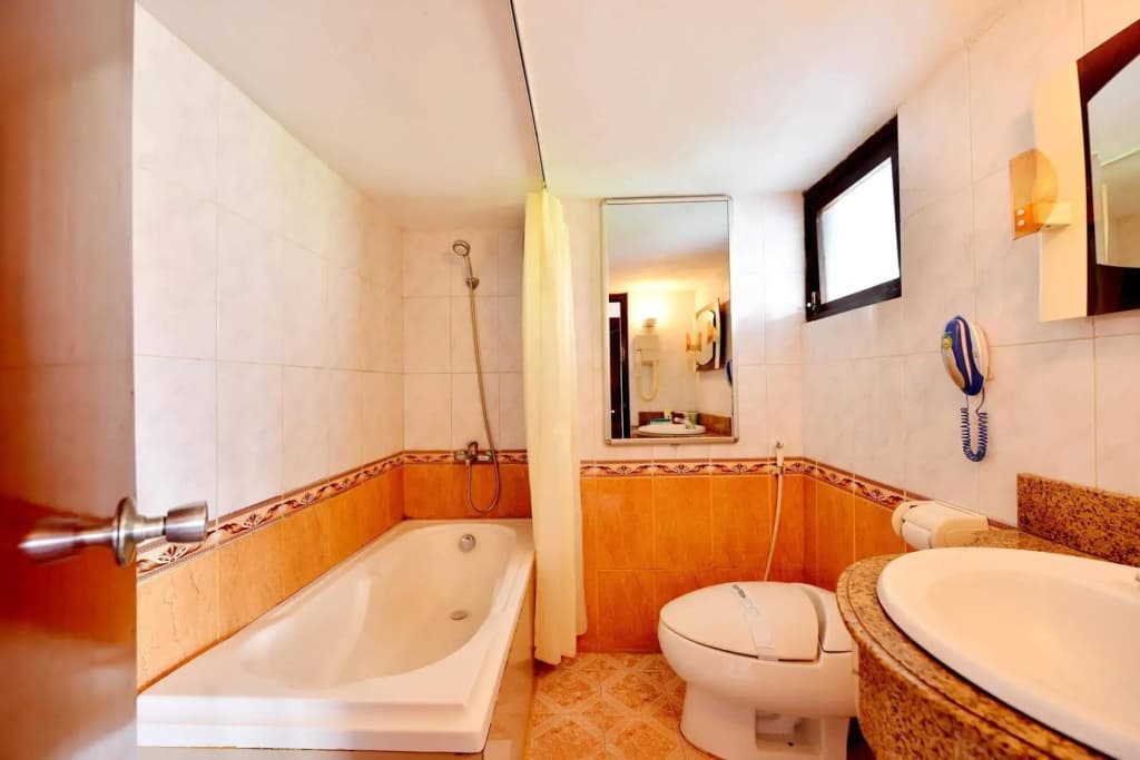 Grand Halong Hotel - photo 9