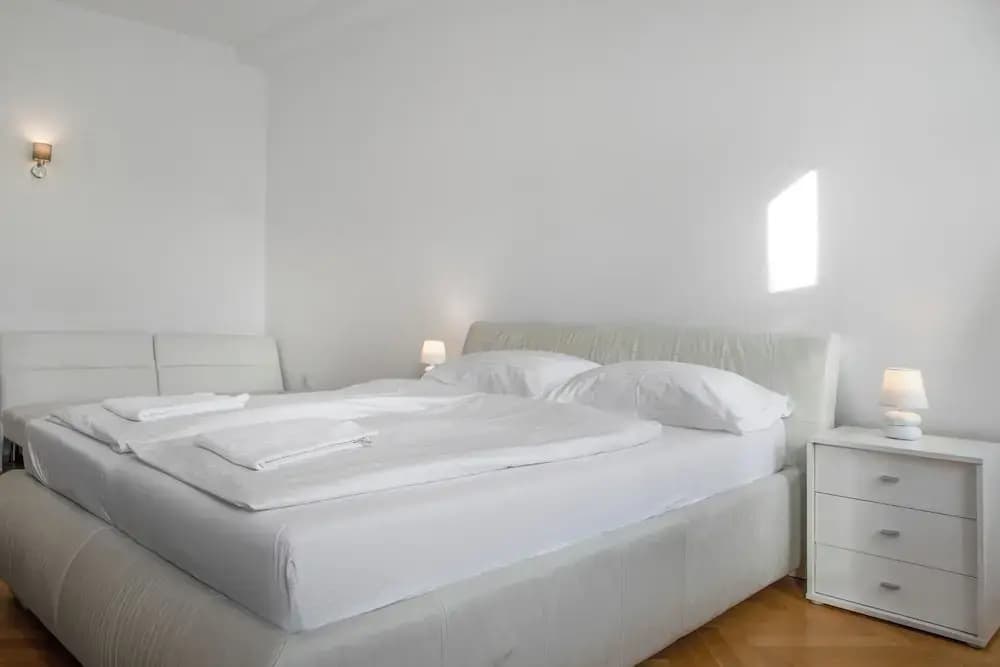 Spacious 7BR Apartment Hauptbahnhof - photo 2