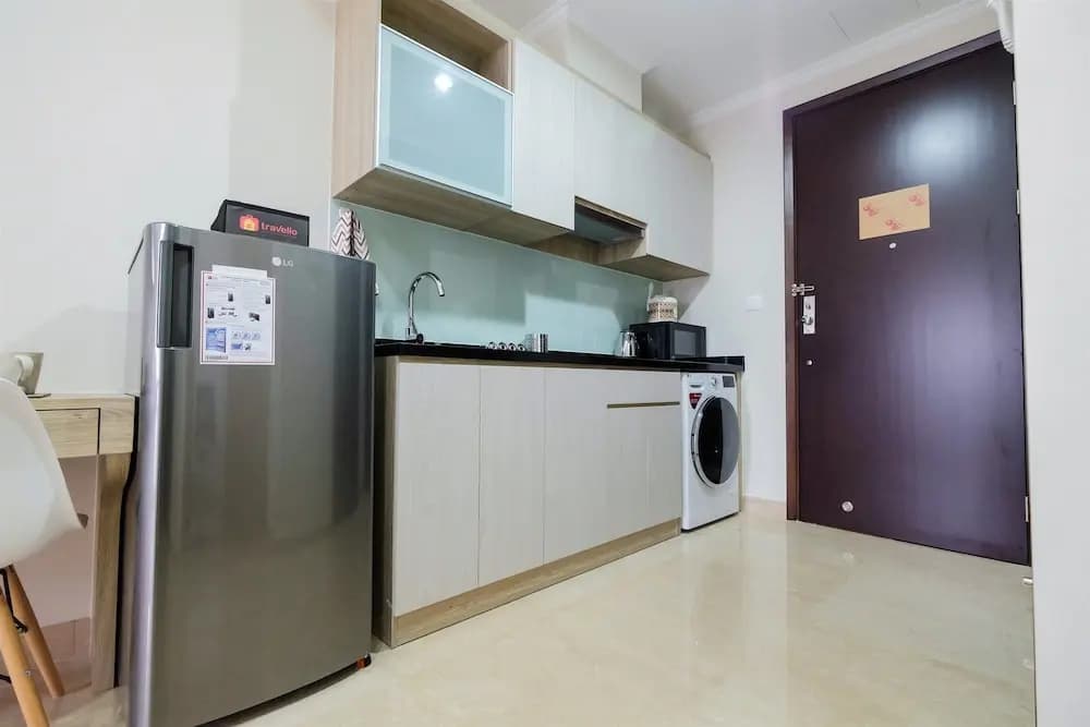 Minimalist Studio Menteng Park Apartment - photo 20