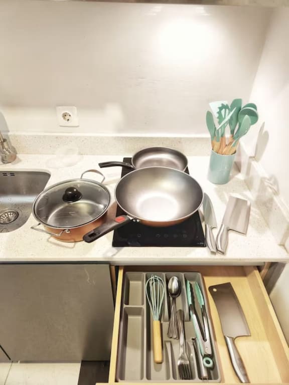 Vastu By SanLiving - 2BR - HubLife Mall - photo 7