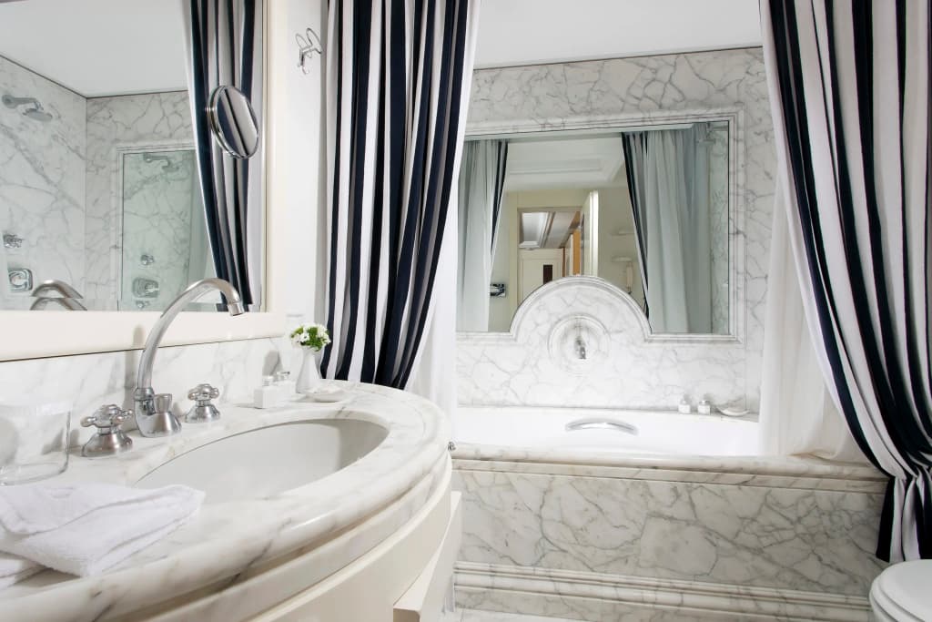 Hotel Lord Byron - photo 11