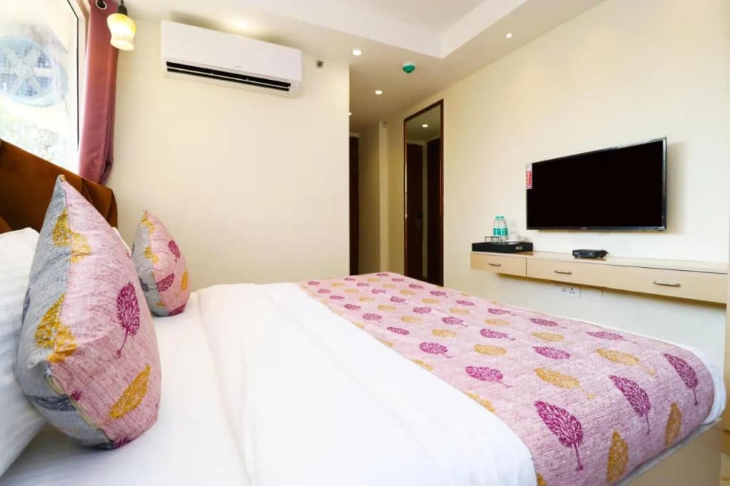 Hotel Leo Saffron - photo 9