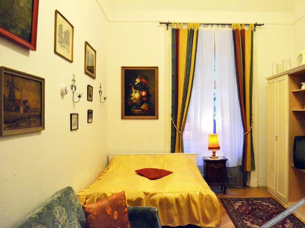 Vaci Street Apartment - photo 2