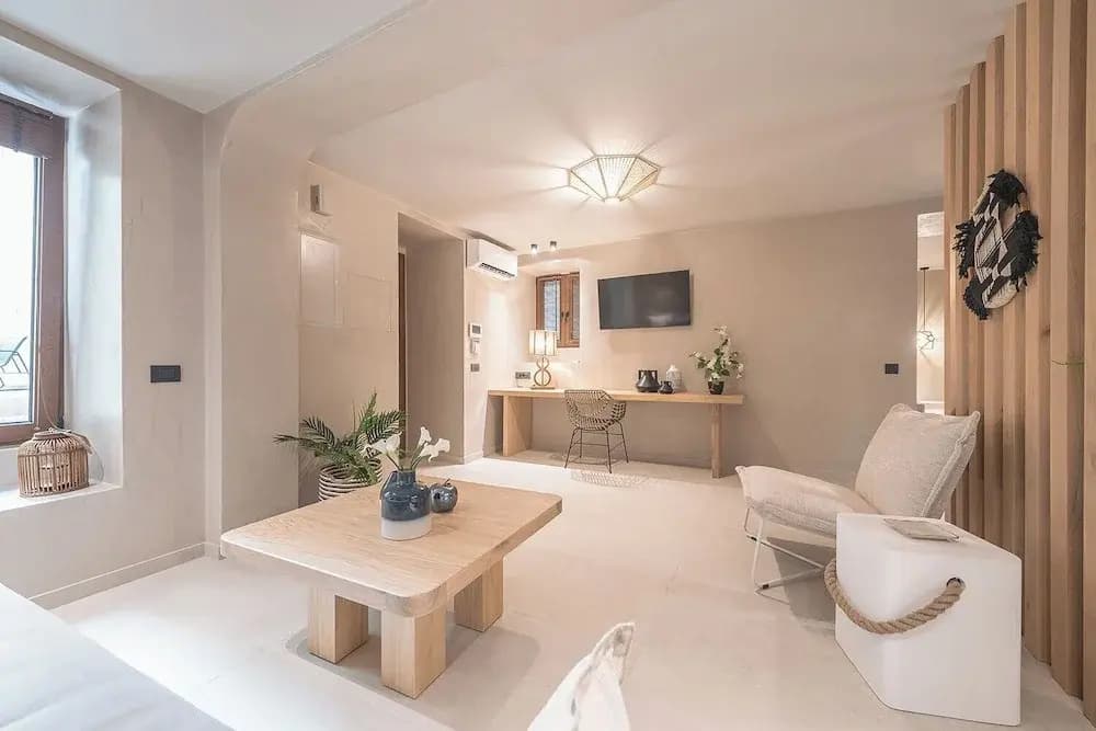 Apollonos 28 Luxury Suites - photo 13