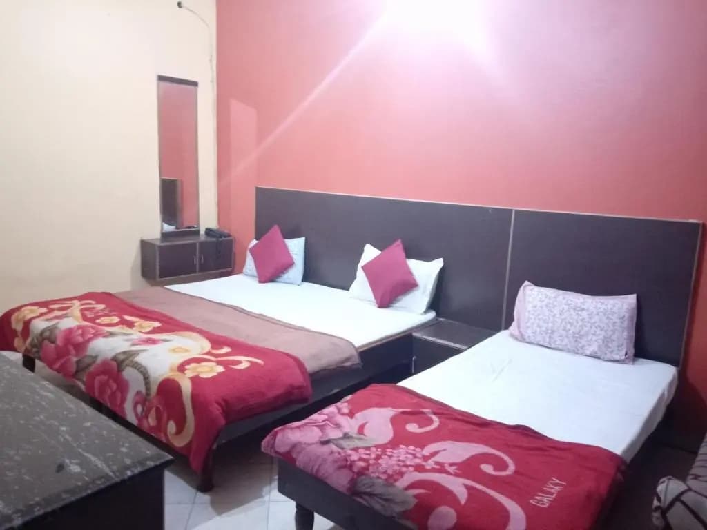 Yash Guest House - photo 16