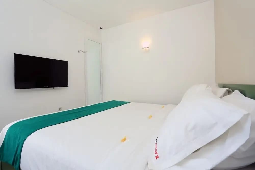 RedDoorz Near Pantai Jerman - photo 4