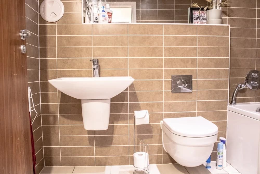 2 Bedroom 2 Bathroom Flat - photo 7