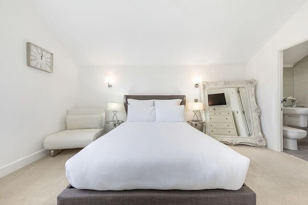 Modernist Whites - photo 4