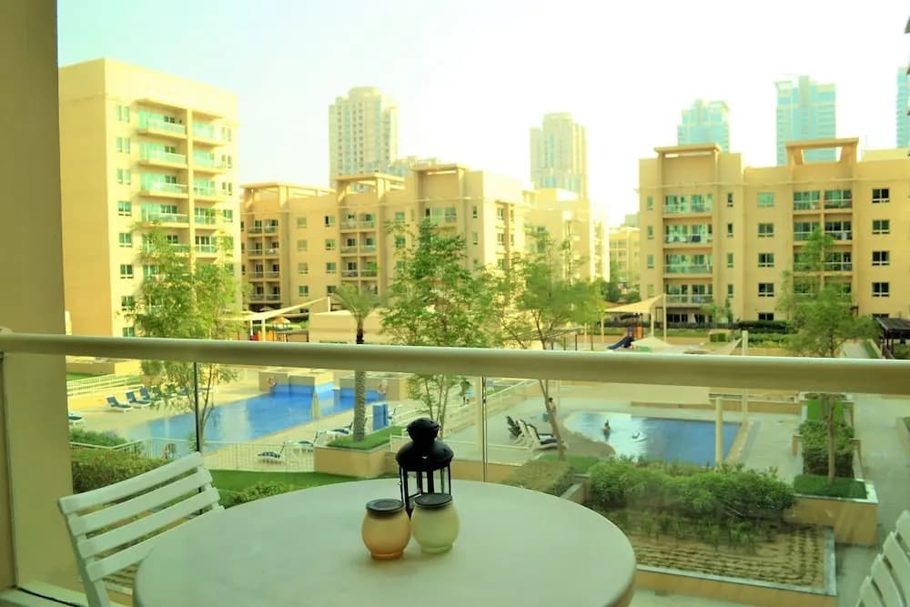 (Nickname Oasis) Spacious 1BR Apt. w/ terrace and pool view - photo 10