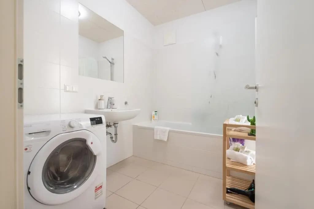Helles, neues DG Apartment mit Blick zum Donauturm - photo 4
