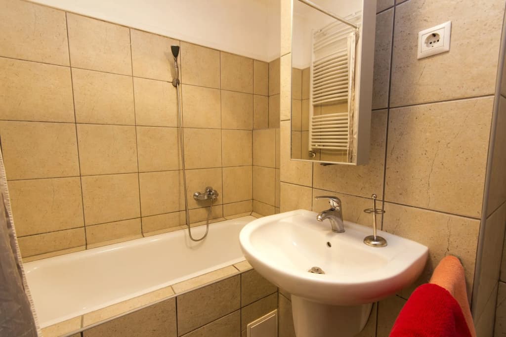 Madison Serviced Apartments - photo 9
