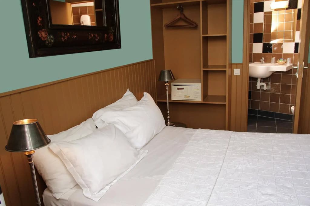 The Walled off Hotel Paris - photo 23