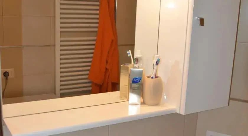 Artist Apartment - photo 14
