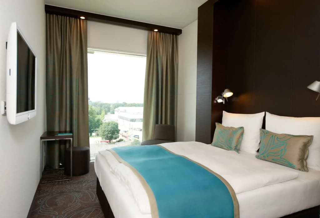 Motel One Amsterdam - photo 2