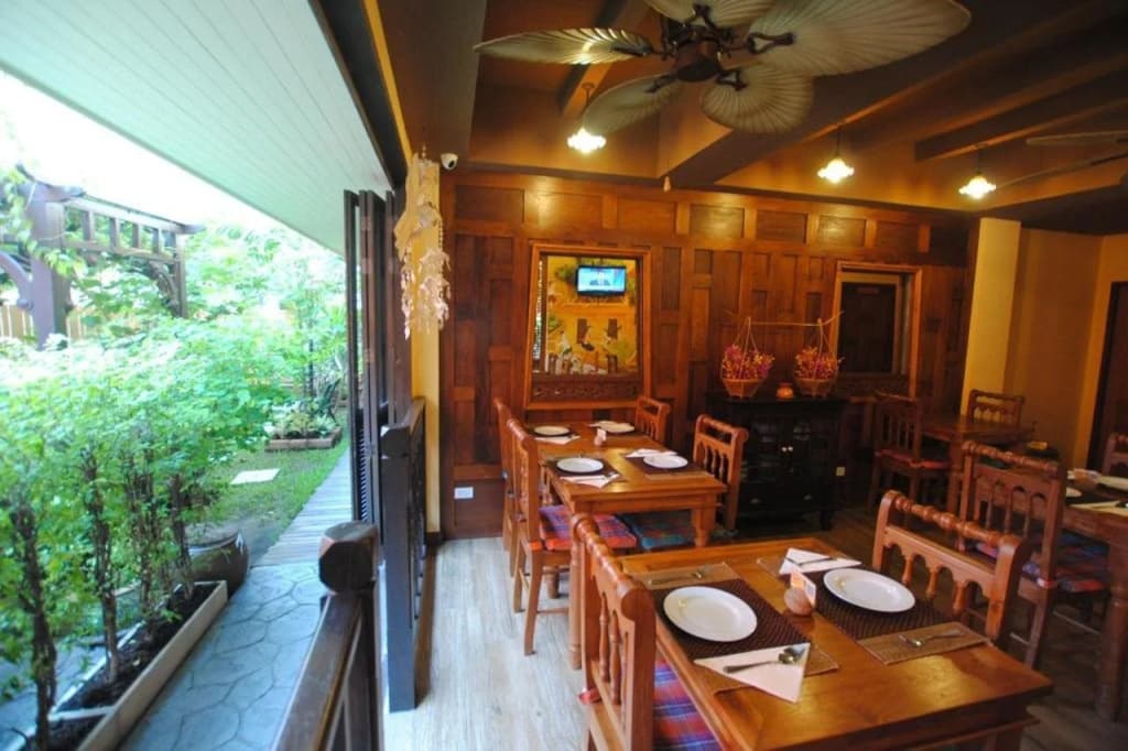 Focal Local Bed and Breakfast - photo 15