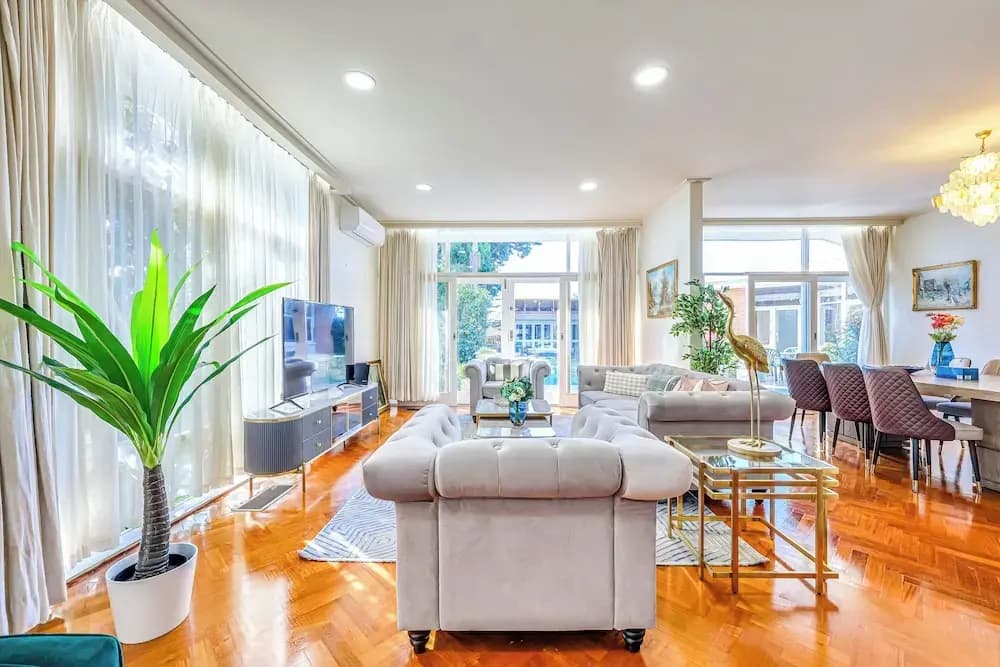 StayAU Spacious 6BR McKinnon Pool Home - photo 13