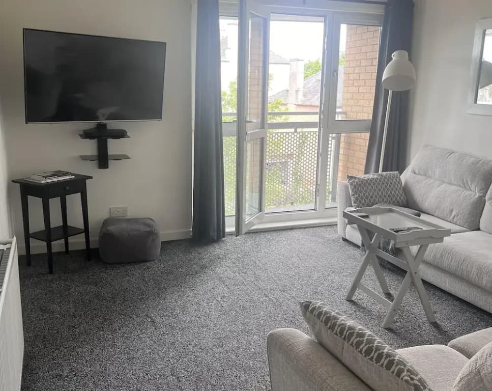 2 Bed Flat - Sleeps 4 - Pets - Parking - Wifi - photo 3
