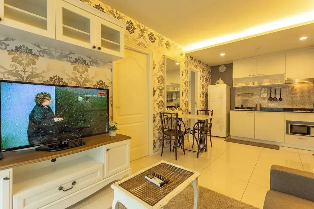 Everything U Need Walking Distance c108 - photo 4