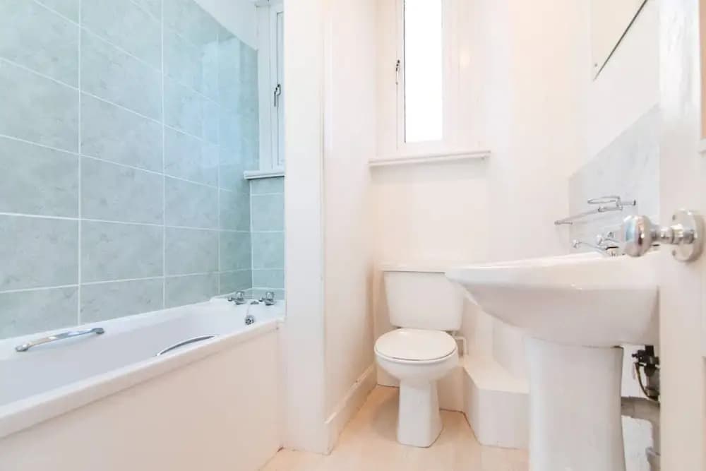 Spacious Flat With Fantastic Views - photo 8