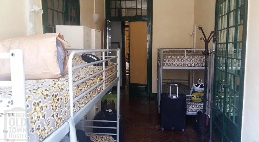 Lisbon Old Town Hostel - photo 11